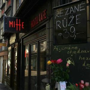 巨乳男女性爱动态图禁18
